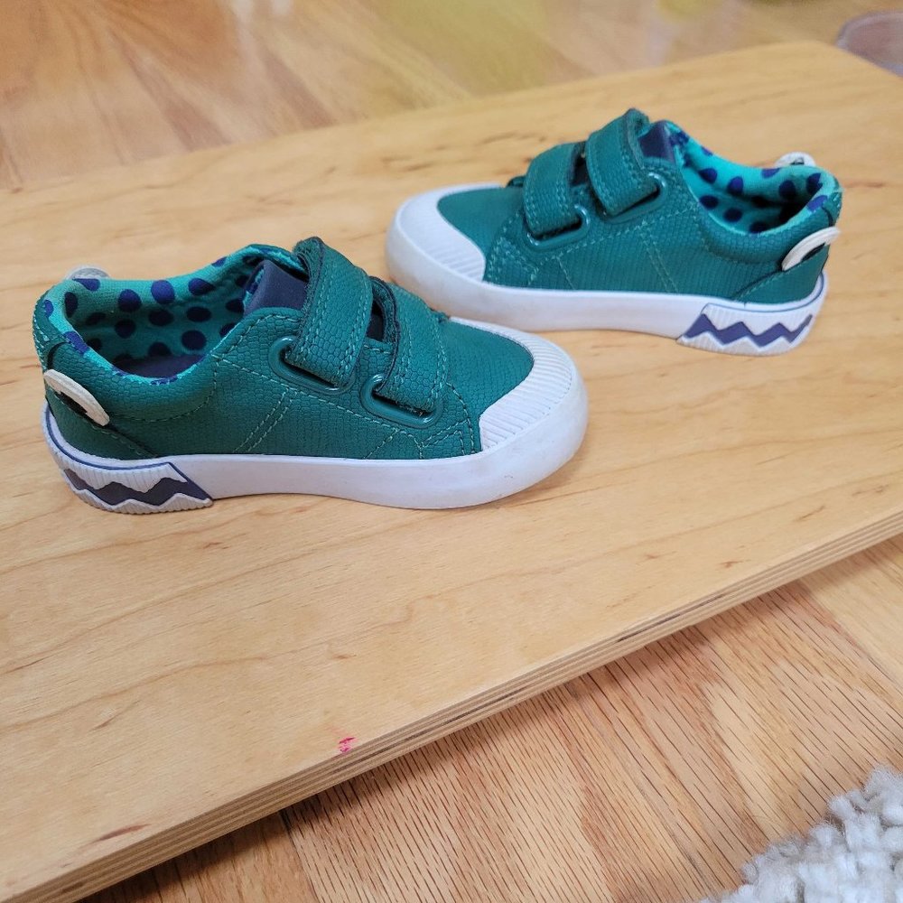 Toddler shoes size 5 Cat & Jack green